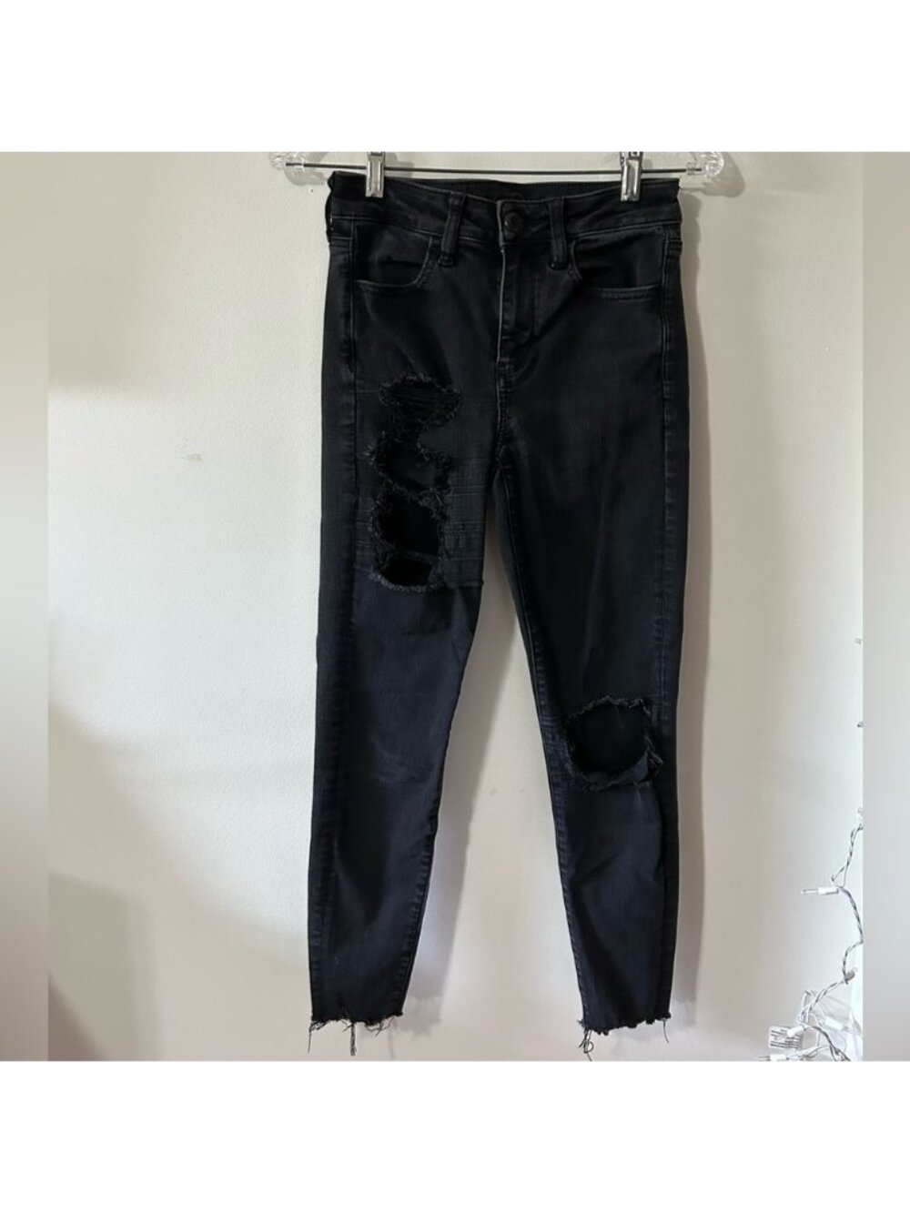Black American Eagle Ripped Skinny Jeans